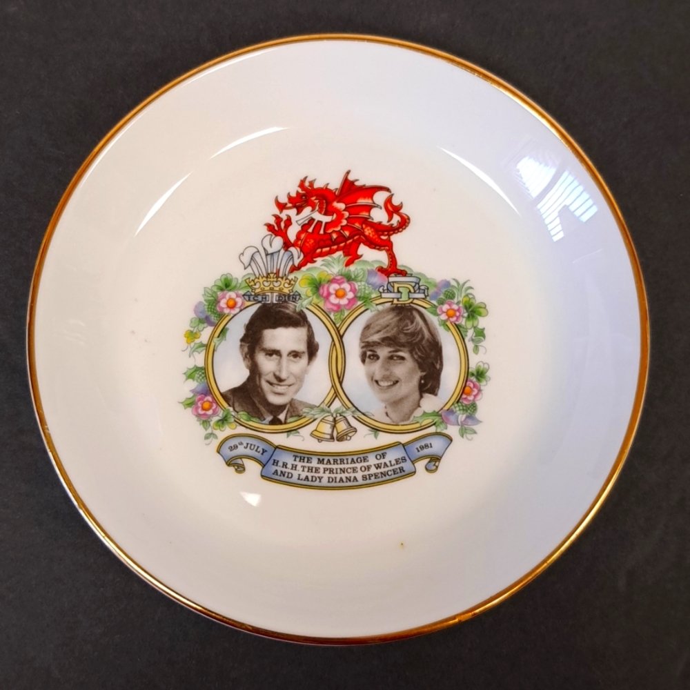 Vintage 1981 Charles & Diana commemorative 5” bone china trinket dish